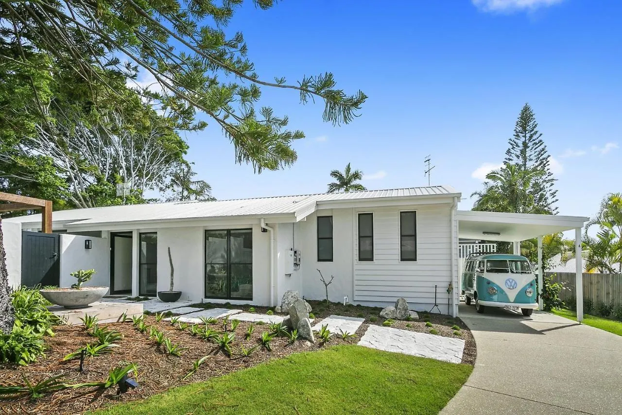6 Currawong Street Noosa Heads Villa